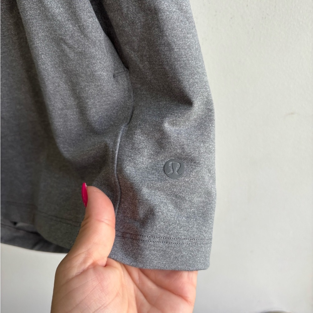 Lululemon On The Fly Short 8 athleisure workout yoga travel running hiking - Picture 4 of 8